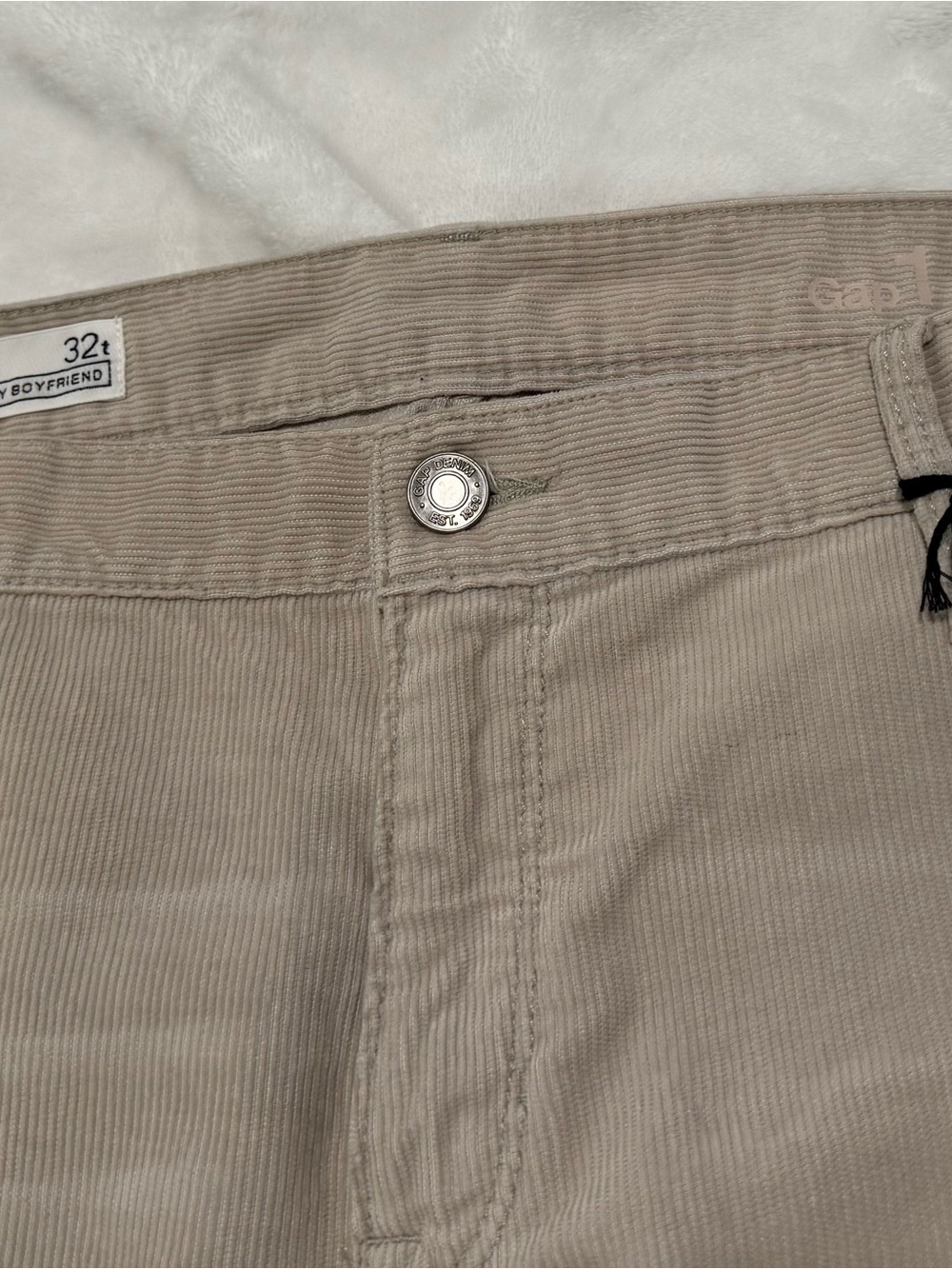 GAP Women’s Boyfriend Straight-Leg Corduroy Pants in Light Taupe